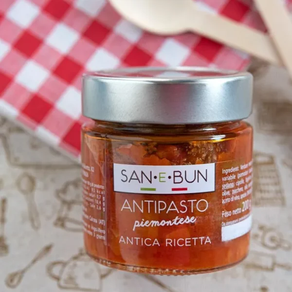 Antipasto piemonckie w szklanym słoiku