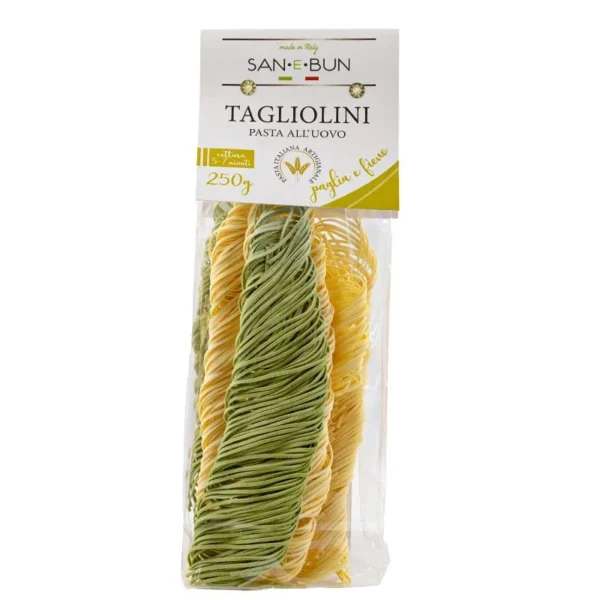 Tagliolini jajeczne dwukolorowe z szpinakiem w foliowym opakowaniu